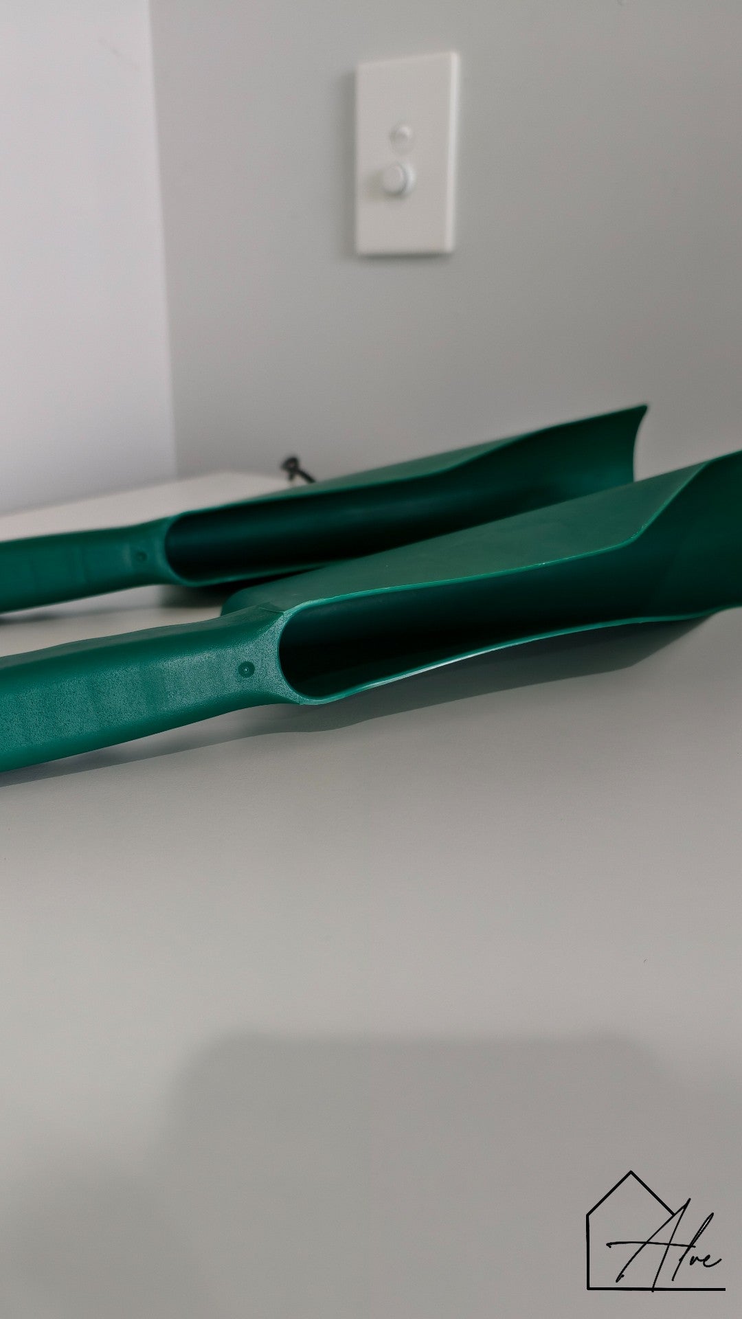 Small Scoop, Big Difference – Clean Gutters Without the Mess