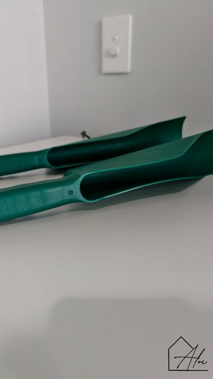 Small Scoop, Big Difference – Clean Gutters Without the Mess